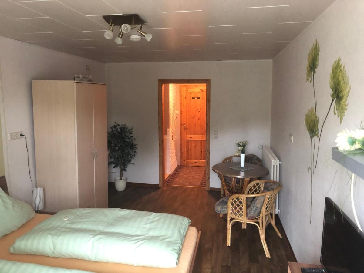 Hotel - Restaurant - Deutsches Haus Neuhutte Dış mekan fotoğraf